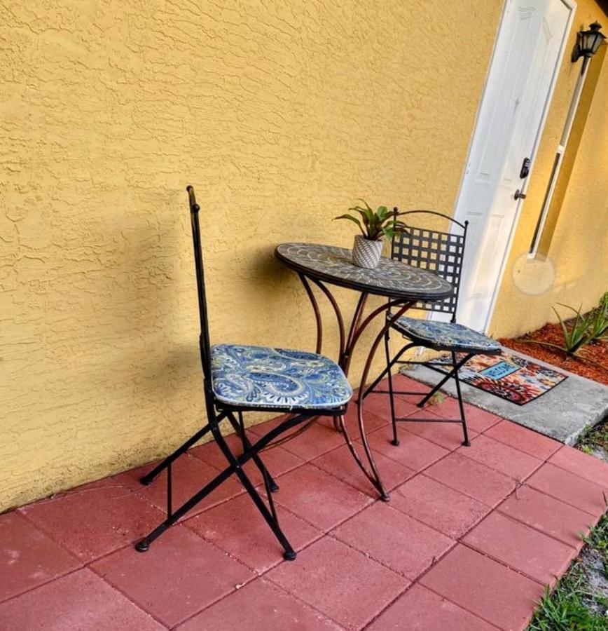 A Treasure Coast Gem- Private Entrance And Private Bathroom Port St. Lucie Eksteriør billede